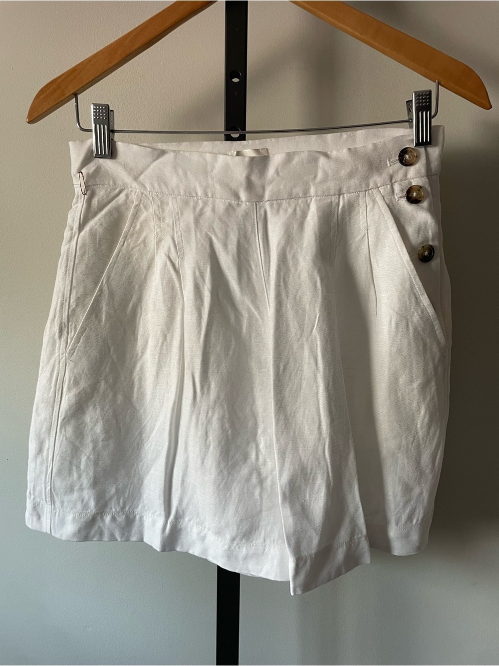 NEW Wilfred Florence 100% Linen White Shorts Side Button